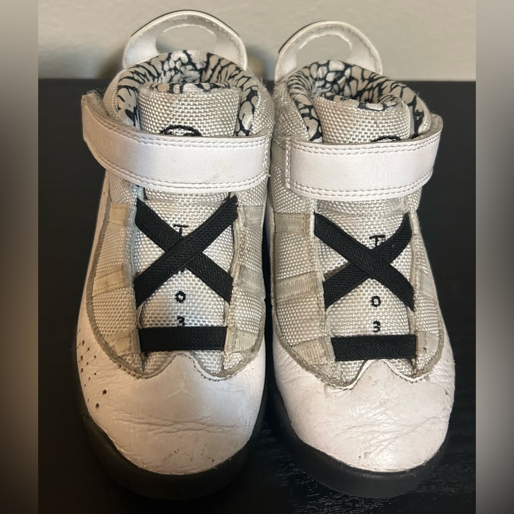 Jordan toddler black&white kids slip on Velcro straps-size 10c